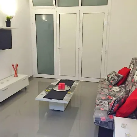 Estudio Playa Canteras 2-4p Wifi 500mb Apartment